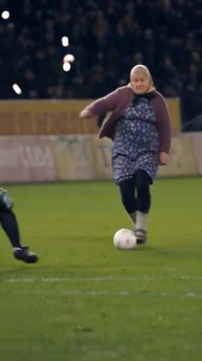 Ozil Grandma Goal